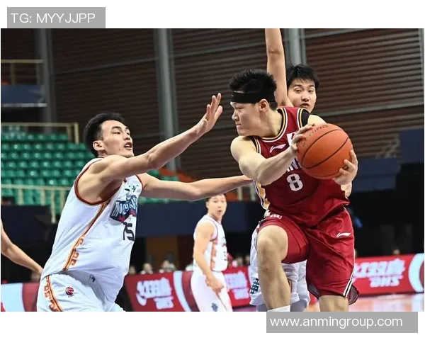 南京篮球队中路突破分析：优劣势与战术调整探讨