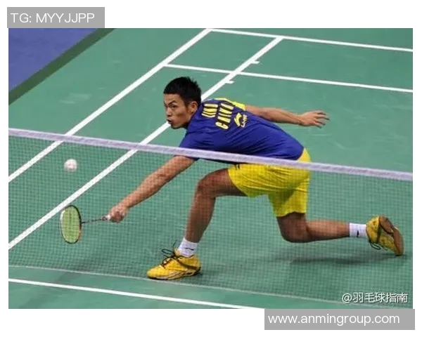 武汉羽毛球队中路突破战术解析与实战应用研究